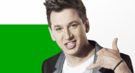 Maciek Rock na peronie reklamuje roaming za 29 gr w Plusie na Kartę (wideo)