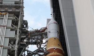 Start misji Artemis 2 już w kwietniu? Rakieta SLS już po naprawach