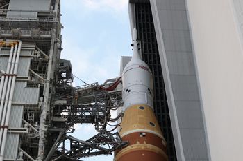 Start misji Artemis 2 już w kwietniu? Rakieta SLS już po naprawach