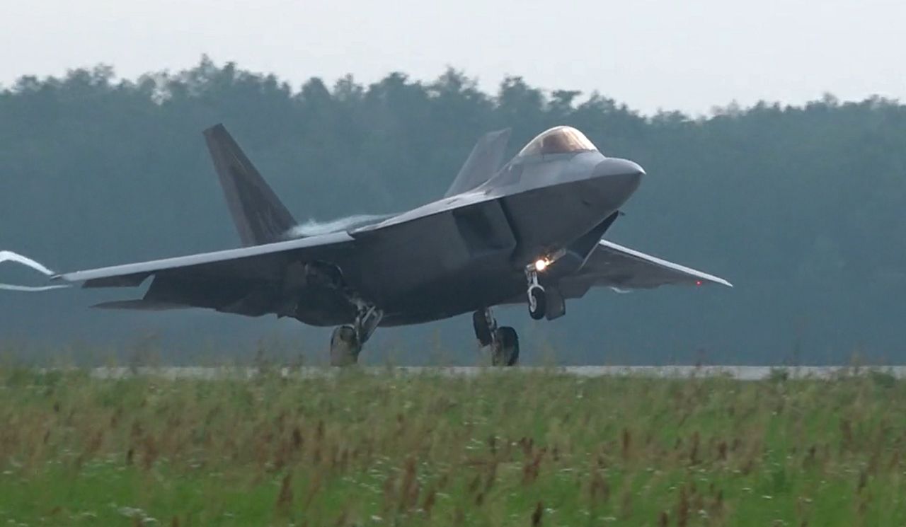 F-22 Raptor w bazie w Łasku