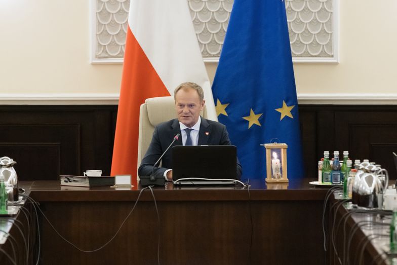 Donald Tusk mógł zyskać na Polskim Ładzie. Jednak nie skorzysta