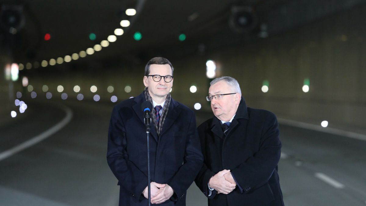 Otwarcie tunelu Po?udniowej Obwodnicy Warszawy20.12.2021 Warszawa Uroczyste otwarcie tunelu Poludniowej Obwodnicy Warszawy   Fot Tomasz Jastrzebowski/REPORTERn/z: Mateusz Morawiecki, Andrzej AdamczykTomasz Jastrzebowski/REPORTER