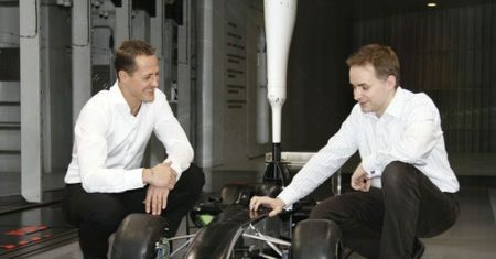 Schumacher zostaje w F1 do 2012