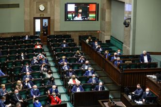 Pensje minimalne dla medyków. Projekt trafił do komisji