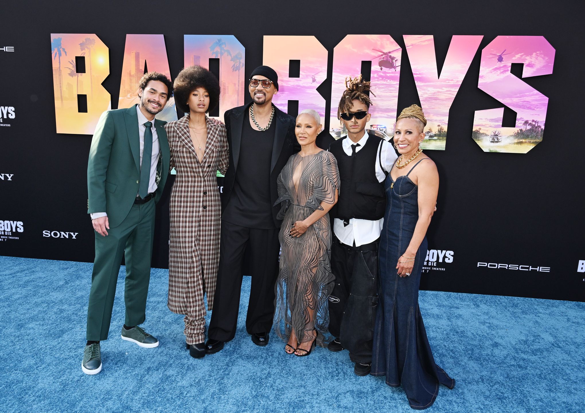 Will Smith i Jada Pinkett Smith z rodziną na premierze filmu