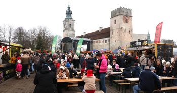 Sulejów: Jarmark Świąteczny. Bigos, churros i miód zbójnika na ciepło
