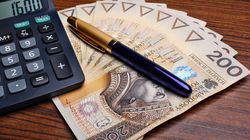 Ile trzeba zarabiać, by otrzymać 6000 zł emerytury? Kobiety muszą pracować dłużej 