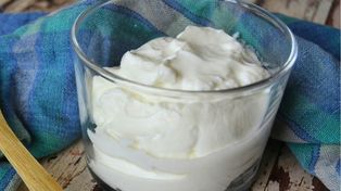 Jogurt grecki czy skyr? Eksperci nie mają wątpliwości, który jest zdrowszy