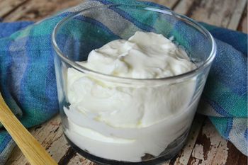 Jogurt grecki czy skyr? Eksperci nie mają wątpliwości, który jest zdrowszy