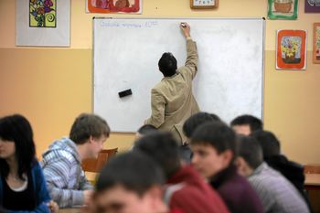 Wykładowcy nie chcą pracować za takie pieniądze. Prawie 1400 wakatów