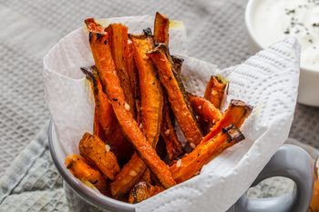 Chrupie bardziej niż frytki, a do tego jest zdrowsza. Świetna na fit kolację