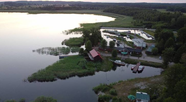 Spór o działkę nad jeziorem. Ratownicy mają się wynieść. Burmistrz stawia ultimatum