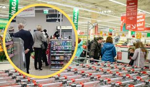 Agata Duda przyłapana na zakupach w markecie. "Sprawdzała ceny chleba"