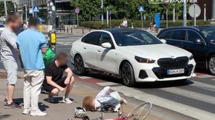 Warszawa: Potrącenie rowerzystki w centrum. Poszkodowana trafiła do szpitala