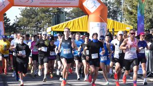 Dąbrowa: XIV Zimowy Bieg Dębowy. Wzięło udział 450 zawodników