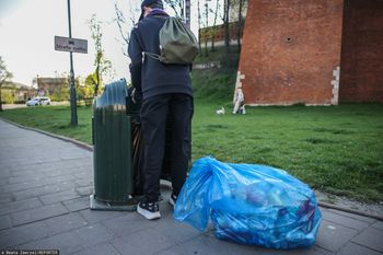 Zwrot kaucji za butelki. Co z podatkiem? Ministerstwo odpowiada