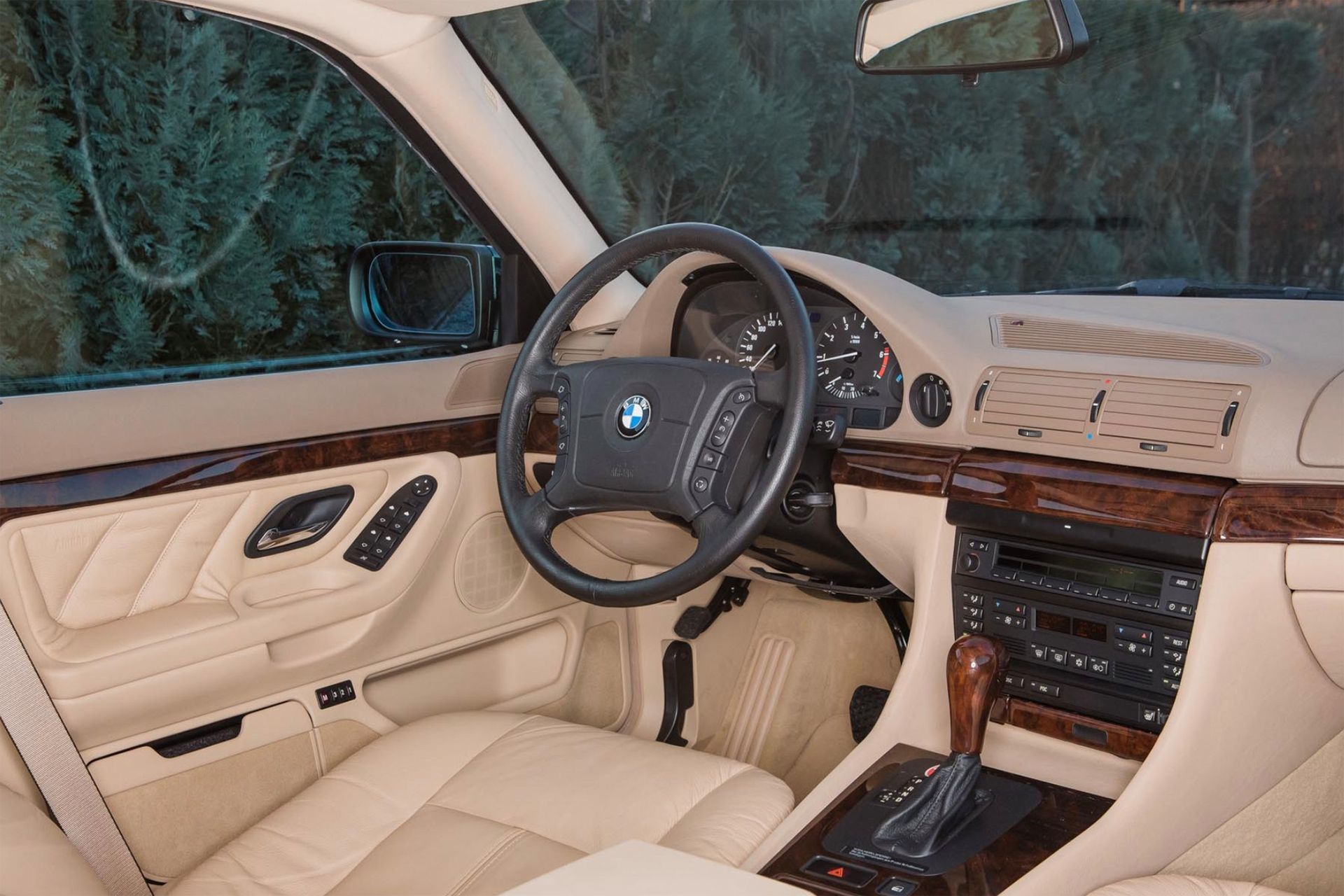 BMW 740i (1997) (fot. Komfort Trans)