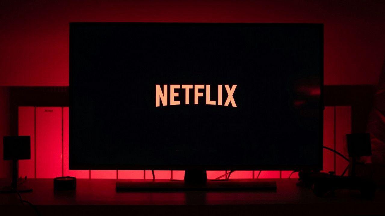 Najnowsza odsłona kultowej serii sci-fi jest już na Netflix. Widowisko z gwiazdą Stranger Things w ubiegłym roku rozczarowało krytyków
