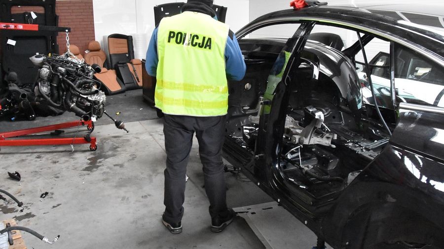 W toku postępowania zabezpieczono 28 pojazdów (zdjęcie poglądowe)