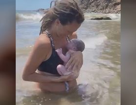 Zaczęła rodzić na plaży. Intymny moment skrytykowali internauci