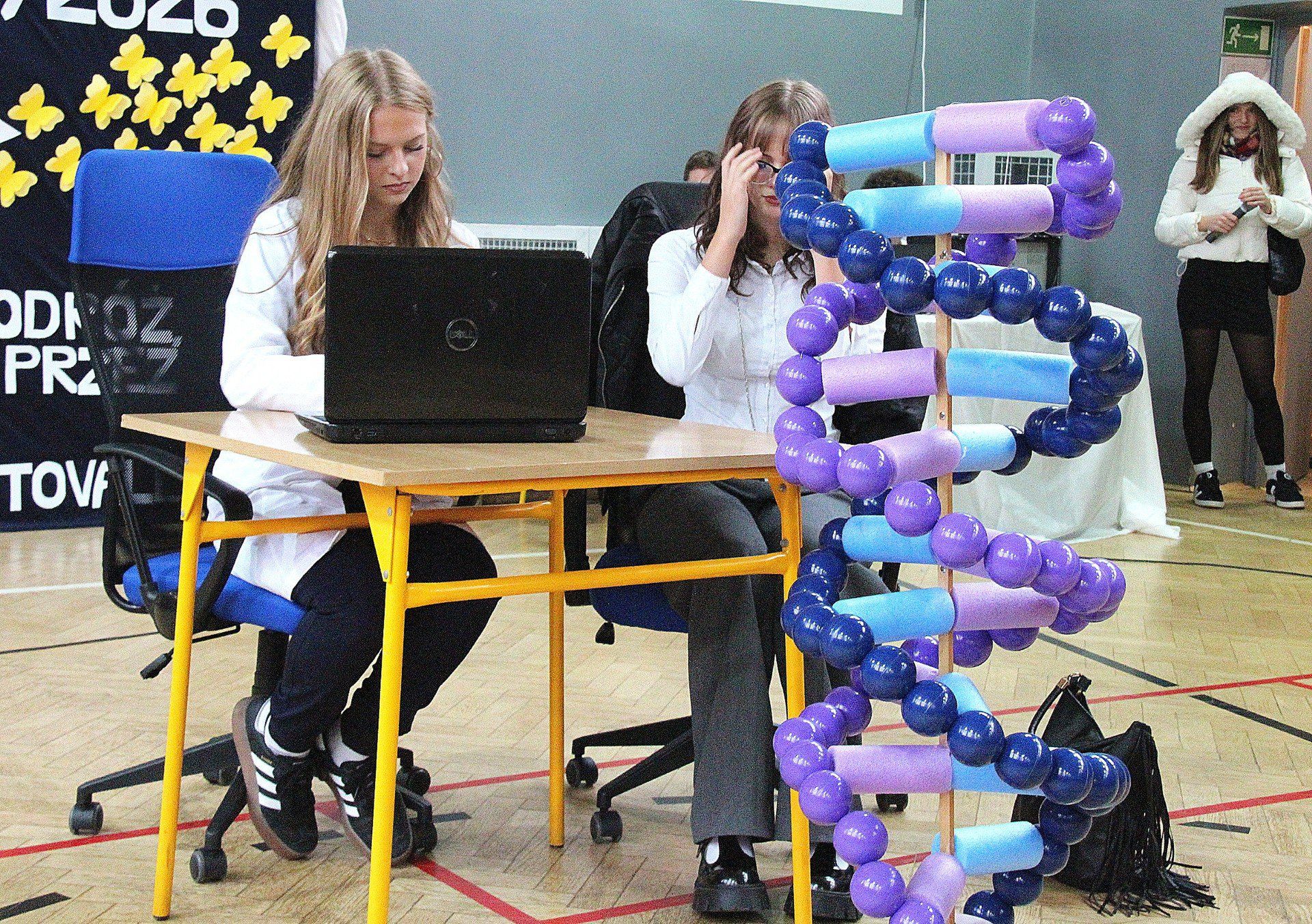 Ślubowanie pierwszych klas w V LO z Oddziałami Dwujęzycznymi im. Kanclerza Jana Zamoyskiego w Dąbrowie Górniczej