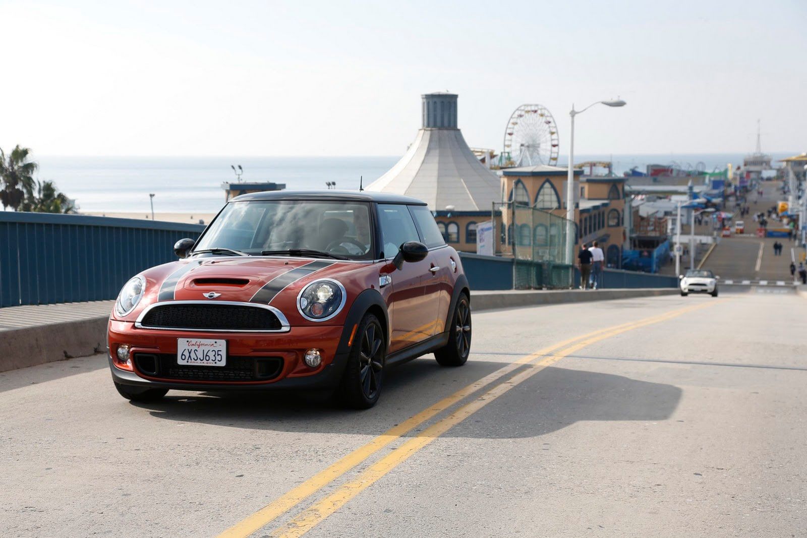 Galeria Mini jako celebracja sprzedaży półmilionowego egzemplarza w USA 120