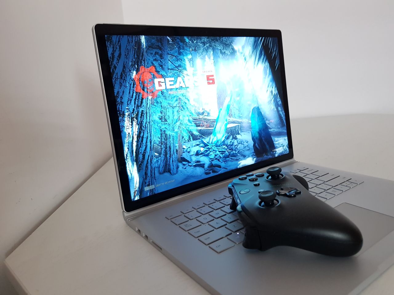 Gears 5 na Surface Book 3, fot. Jakub Krawczyński