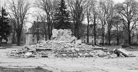 Podróż w czasie: Wystawa fotograficzna Daniela Cichego w Muzeum Okręgowym w Pile
