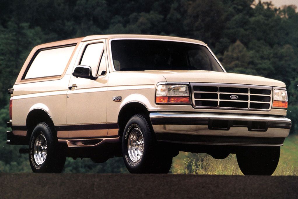 Ostatnia, piąta generacja Forda Bronco z lat 90.