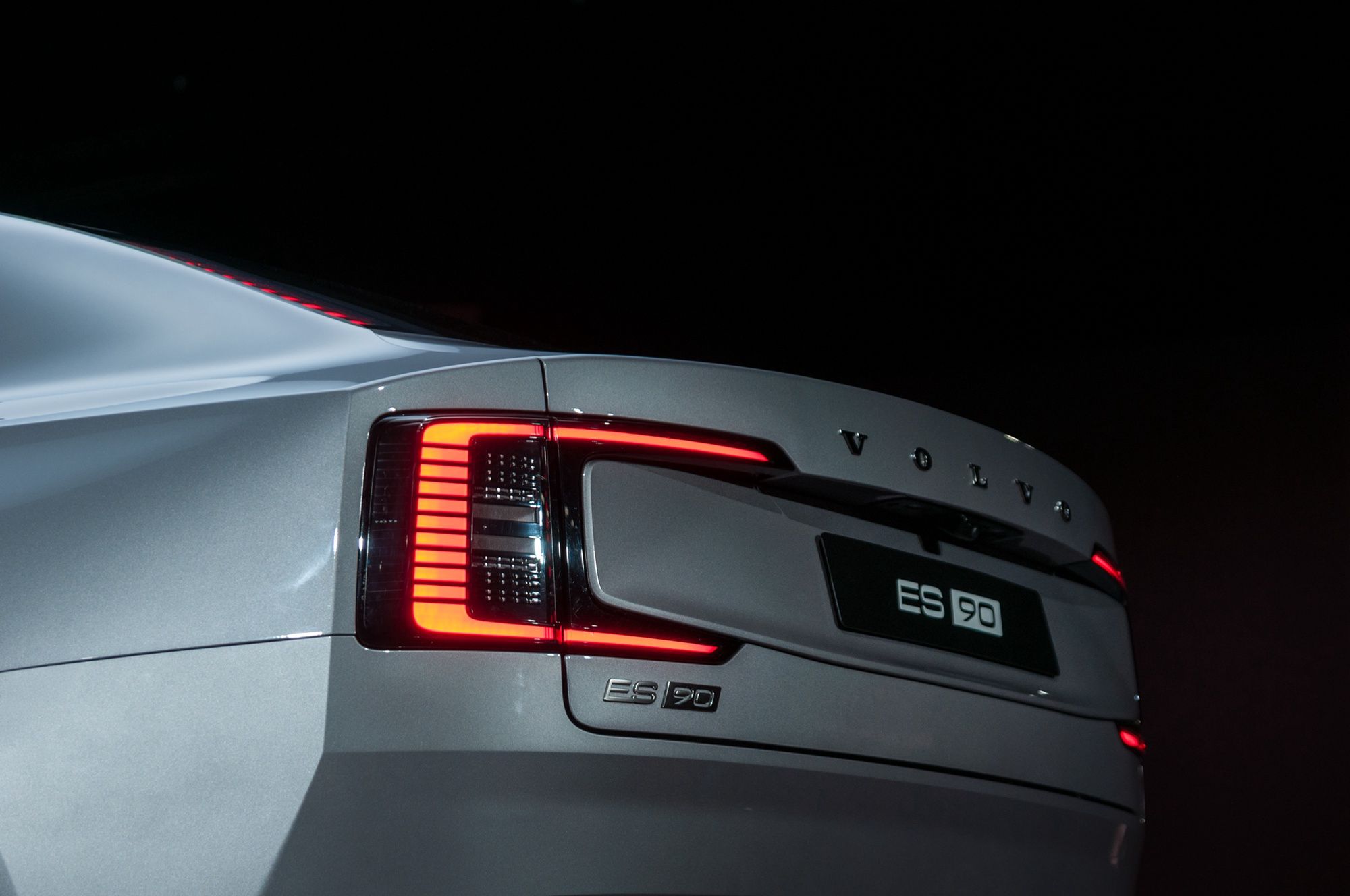 Volvo ES90 (2025)