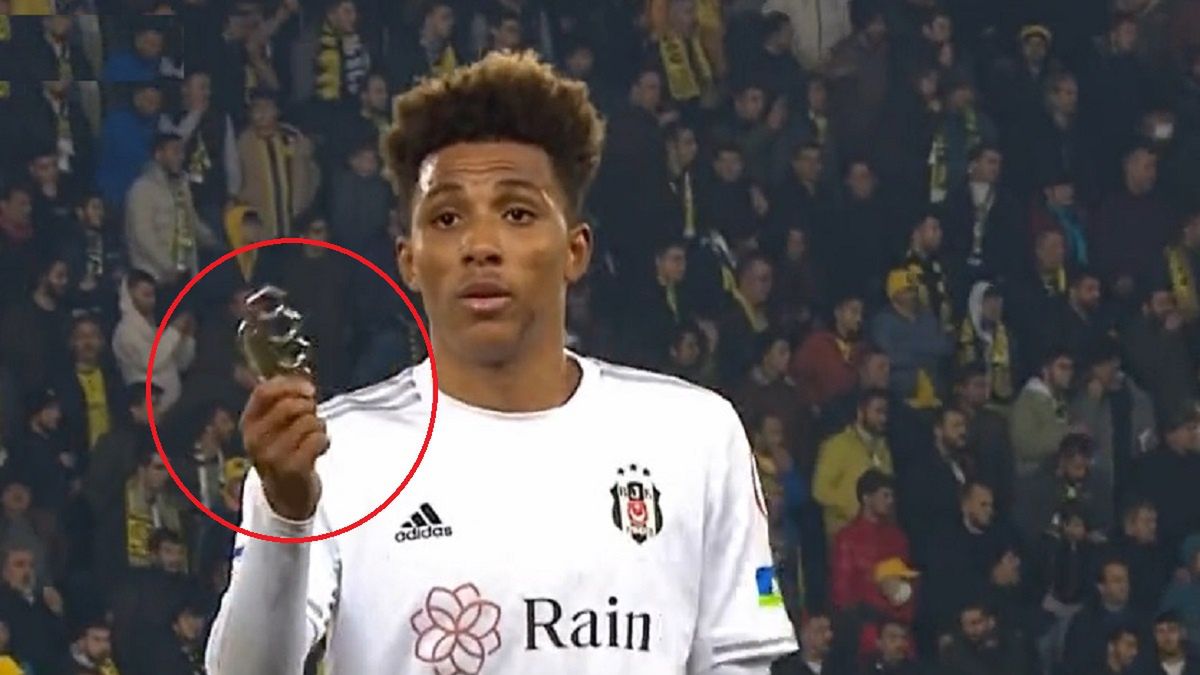 Gedson Fernandes z kastetem w dłoni