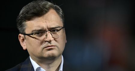 "Nie kupujcie kradzionego!". Dramatyczny apel szefa ukraińskiej dyplomacji