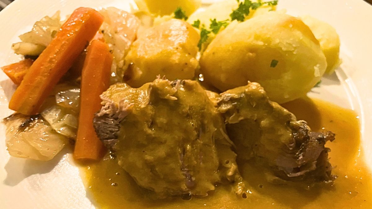 Pieczona łopatka w sosie bez dodatku zasmażki