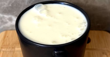 Pijesz kefir wieczorem? Takie będą skutki dla jelit