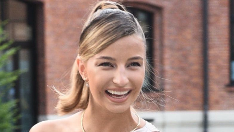 Julia Wieniawa pozuje w nowej kampanii z niebieskowłosą SIOSTRĄ! 