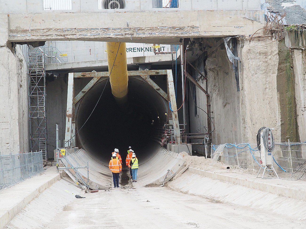 Budowa tunelu średnicowego pod Łodzią wciąż trwa, choć maszyna drążąca już niemal rok stoi w miejscu