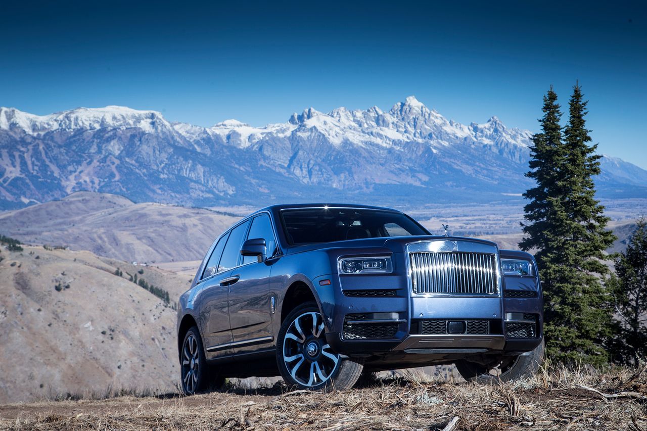 Rolls-Royce Cullinan (2019) w górach Teton (fot. Mateusz Żuchowski)