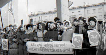 ZSRR było jednym z najpotężniejszych państw świata. Dlaczego przestało istnieć?