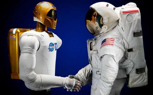Humanoidalny robot NASA tweetuje z Międzynarodowej Stacji Kosmicznej