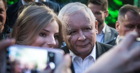 "Ktoś chciał ten projekt uwalić". W PiS wrze po decyzji prezesa