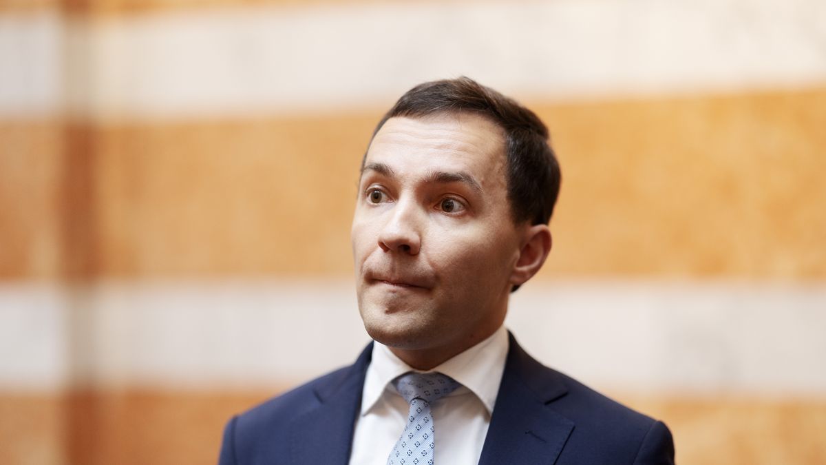 Sweden Finland Declaration
STOCKHOLM, SWEDEN - SEPTEMBER 16: Minister for Civil Defense Carl-Oskar Bohlin and Finland's Minister for Economic Affairs Wille Rydman sign declarations of intent on security of supply and protection of the civilian population on September 16,2024  in Stockholm, Sweden. (Photo by Nils Petter Nilsson/Getty Images)
Nils Petter Nilsson
horisontell, färgbild
