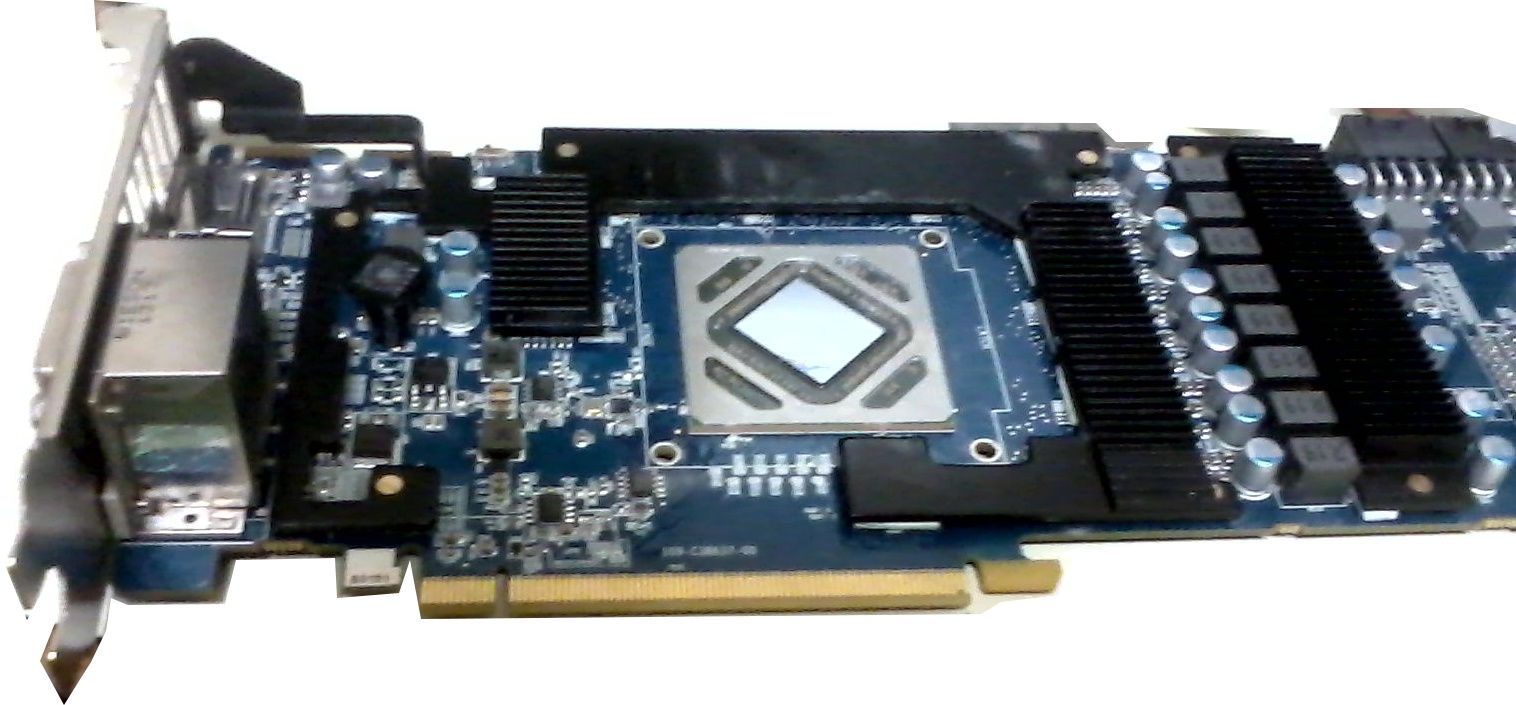 Radeon HD 7970 ze zdjętym coolerem.