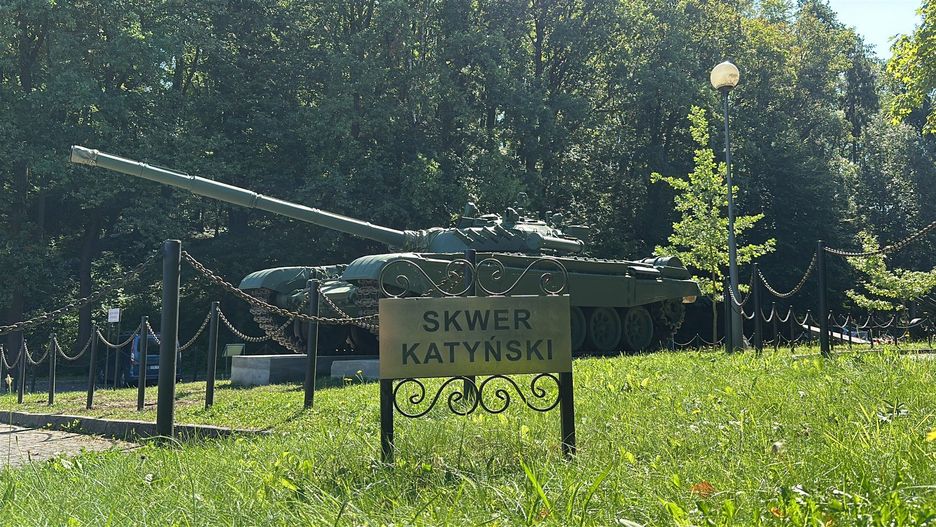 Skwer Katyński i park militarny w Czchowie