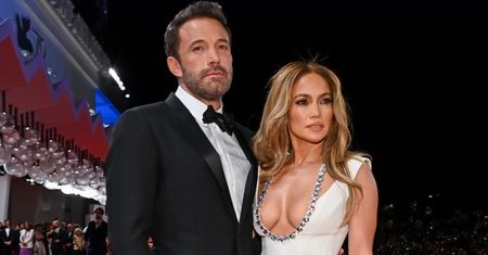 Jennifer Lopez pokazała wszystkie TRZY suknie ślubne od Ralpha Laurena (FOTO)