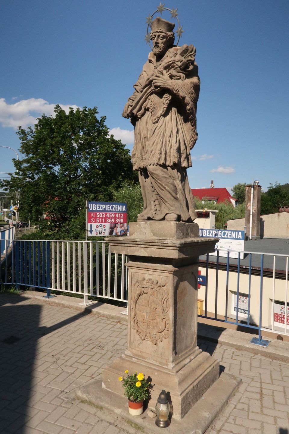 Szczytnik to punkt widokowy, Zamek Leśna Skała i kalwaria