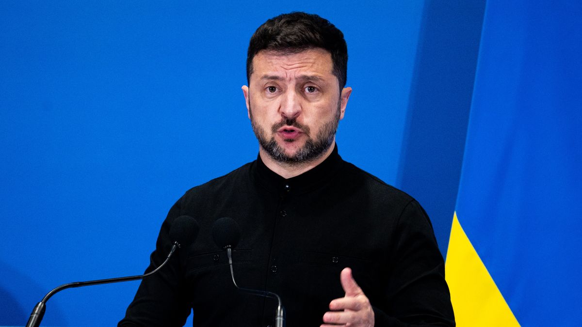 Ukraine's President Volodymyr Zelenskyy and Italian Prime Minister Giorgia Meloni speak with reporters during the Ukraine Recovery Conference at La Nuvola convention center in Rome, Italy, on July 10, 2025. (Photo by Massimo Valicchia/NurPhoto via Getty Images)