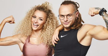 Mateusz Janusz z Fit Lovers po przeszczepie włosów. Jak wygląda?