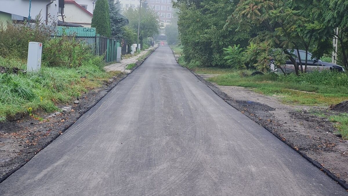 Nowy asfalt na ul. Wapiennej