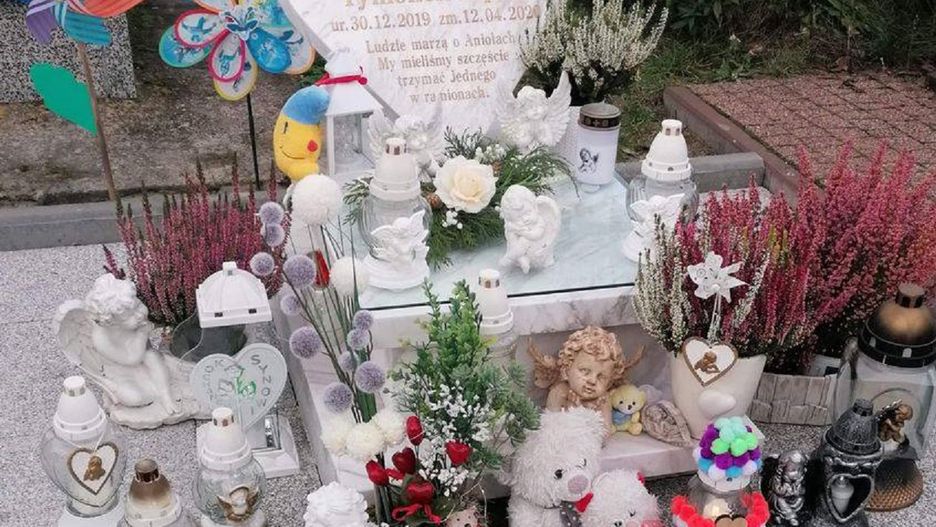 Zamknięcie cmentarzy wywołało wściekłość i rozpacz matek, które straciły swoje dzieci
