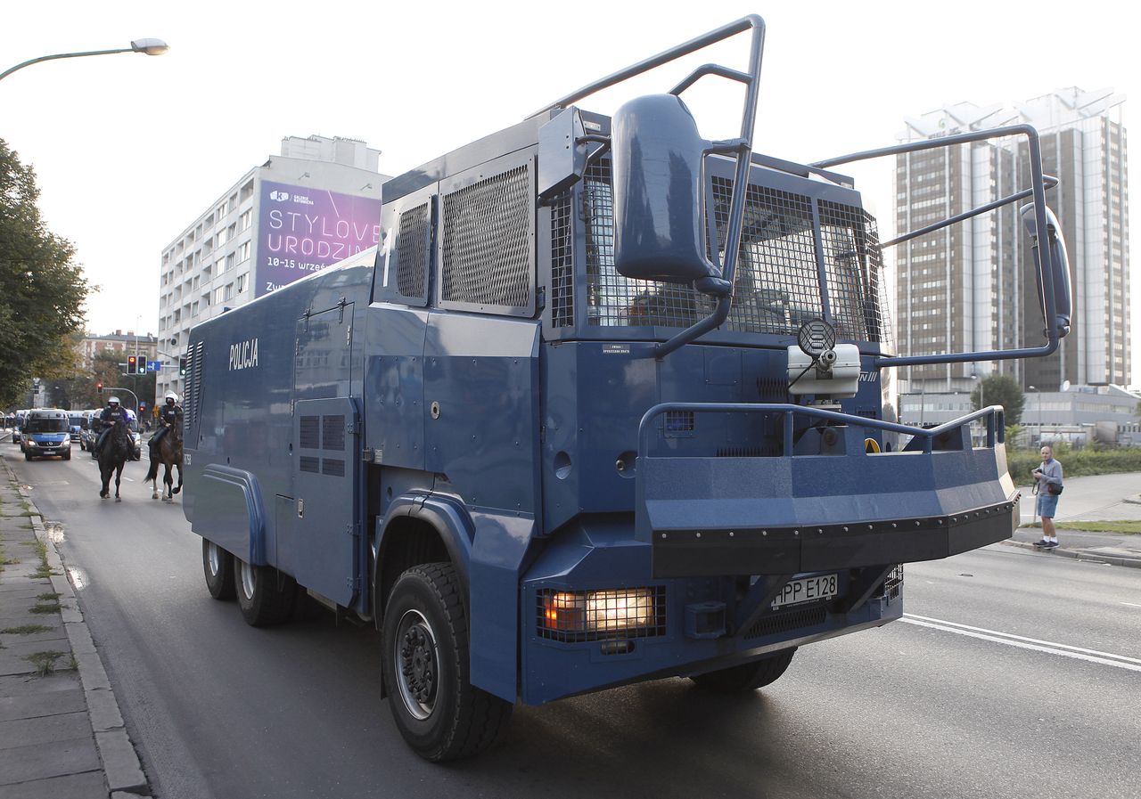 Policja dozbraja oddziały prewencji. Przygotowania na wypadek demonstracji? 